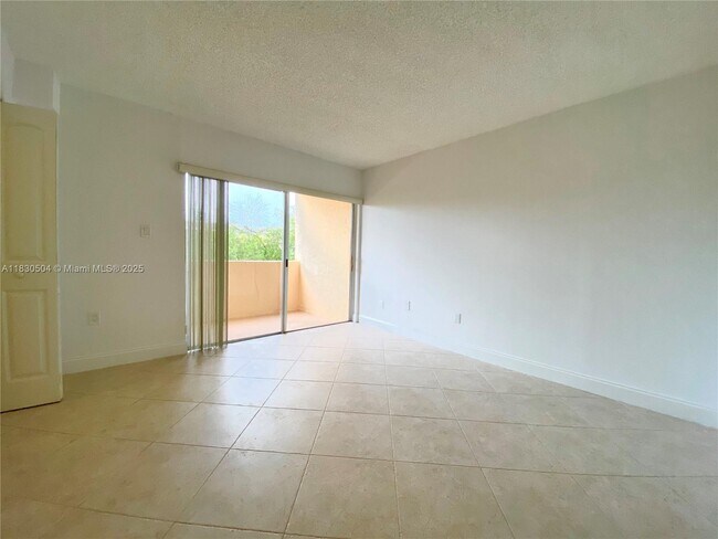 Building Photo - 9371 Fontainebleau Blvd