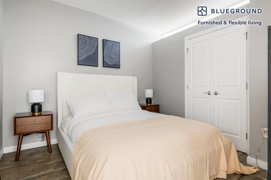 Building Photo - 10 Essex St