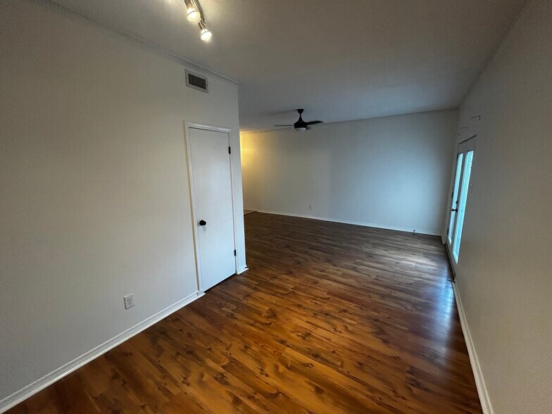 Building Photo - 4434 Harlanwood Dr