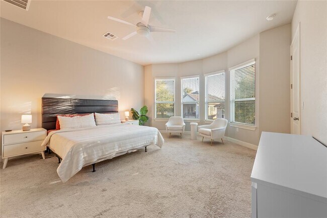 Building Photo - 11905 Deering Pl