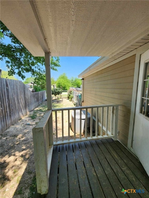 Building Photo - 922 Ashwood Dr