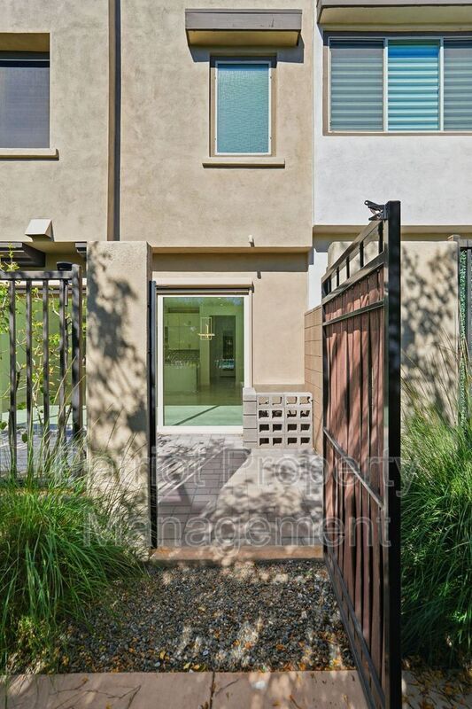 Building Photo - 7347 E Vista Bonita Dr