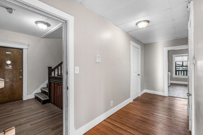 Building Photo - 92 Woodside Terrace