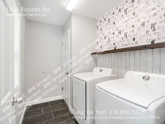 Building Photo - 1204 Rogers Rd