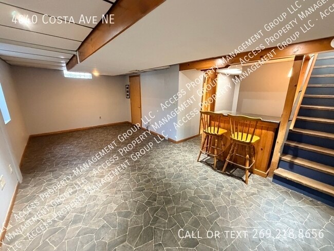 Building Photo - 4040 Costa Ave NE