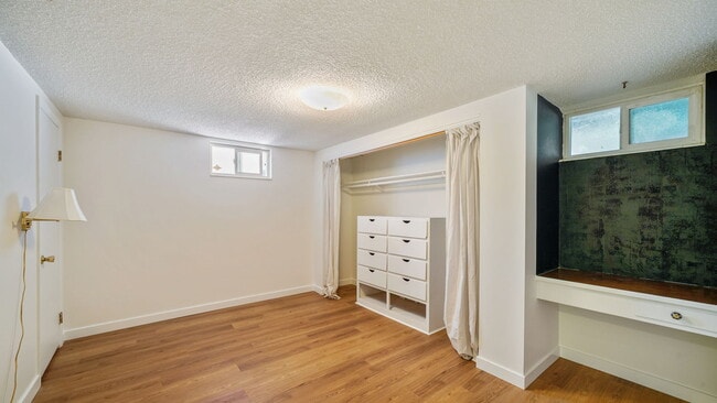 Building Photo - 1275 E Lavon Dr