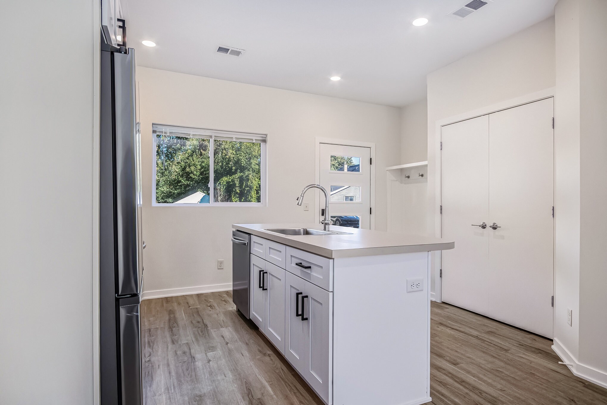 Building Photo - 11 Deloney Ave NW