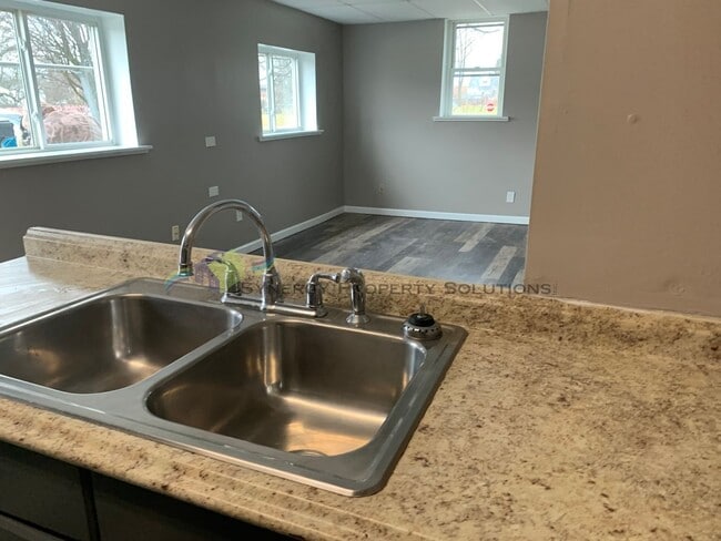 Building Photo - Madison Rental