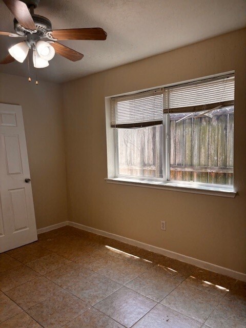 Building Photo - 12413 Wellington Park Dr