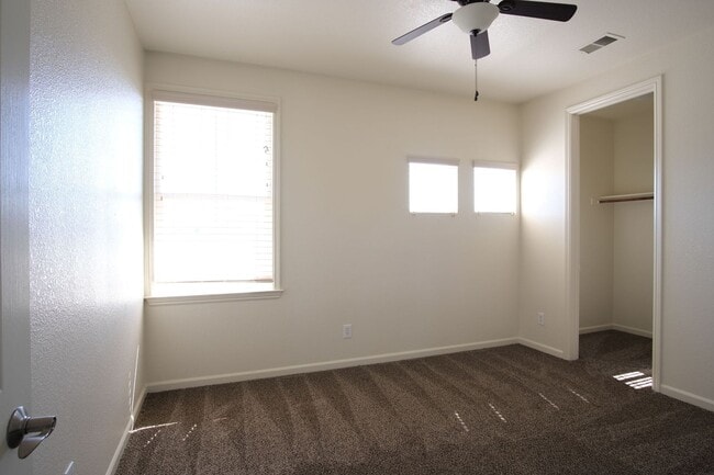 Building Photo - Gorgeous home in Ceres, Available NOW!!!