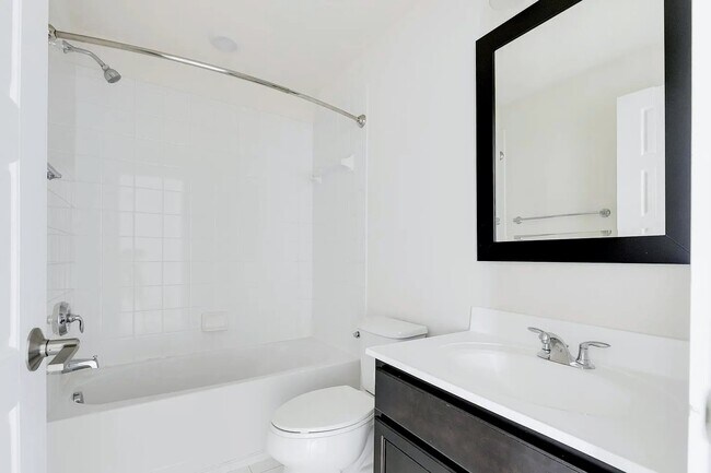 Building Photo - 4240 Broad Hill Dr