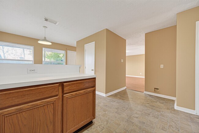 Building Photo - 3006 Palace Oaks Dr