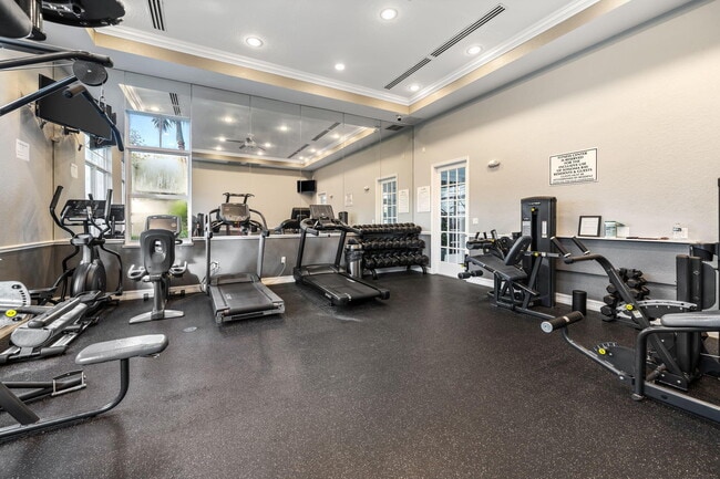 Building Photo - 1927 Alamanda Way