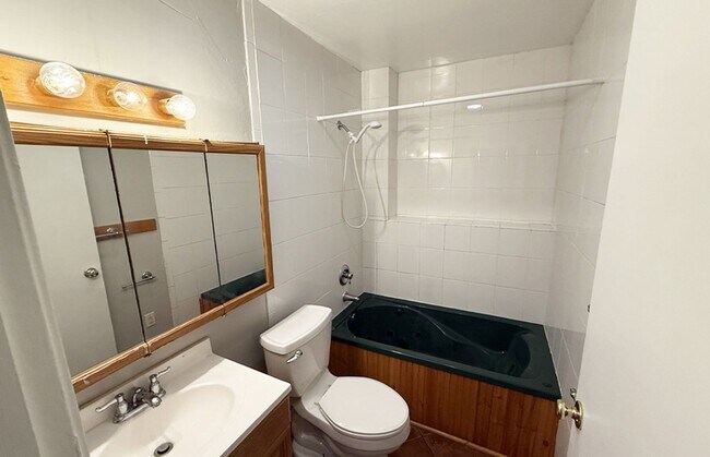 Building Photo - 2902 Jefferson Ave