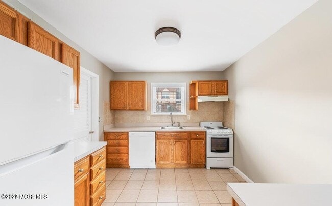 Building Photo - 53 Briar Mills Dr