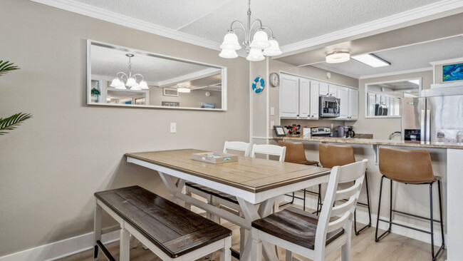 Building Photo - 7205 Thomas Dr