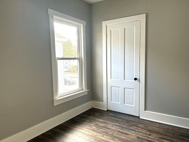 Building Photo - 636 Lisbon St