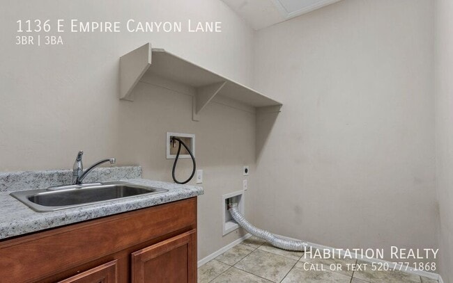 Building Photo - 1136 E Empire Canyon