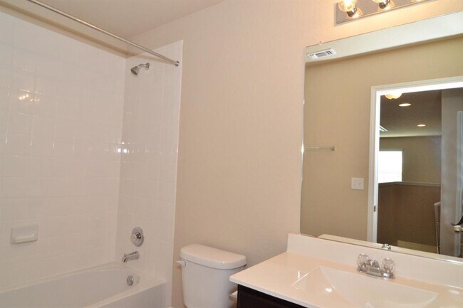 Building Photo - 261 Northern Flicker St