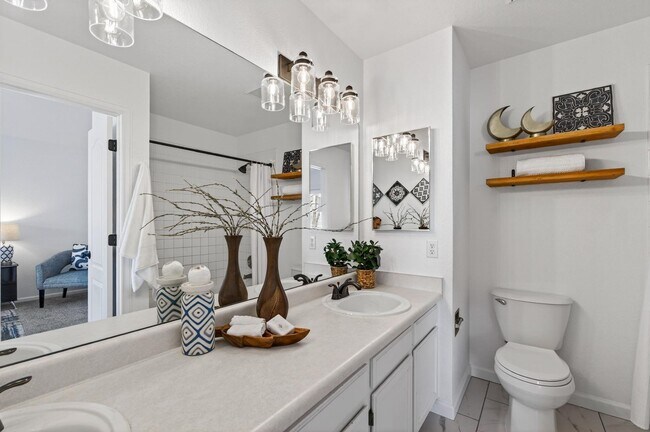 Building Photo - Updated 4bed in Parker!