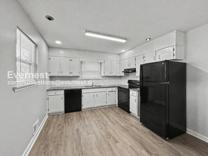 Building Photo - 4126 Macduff Dr