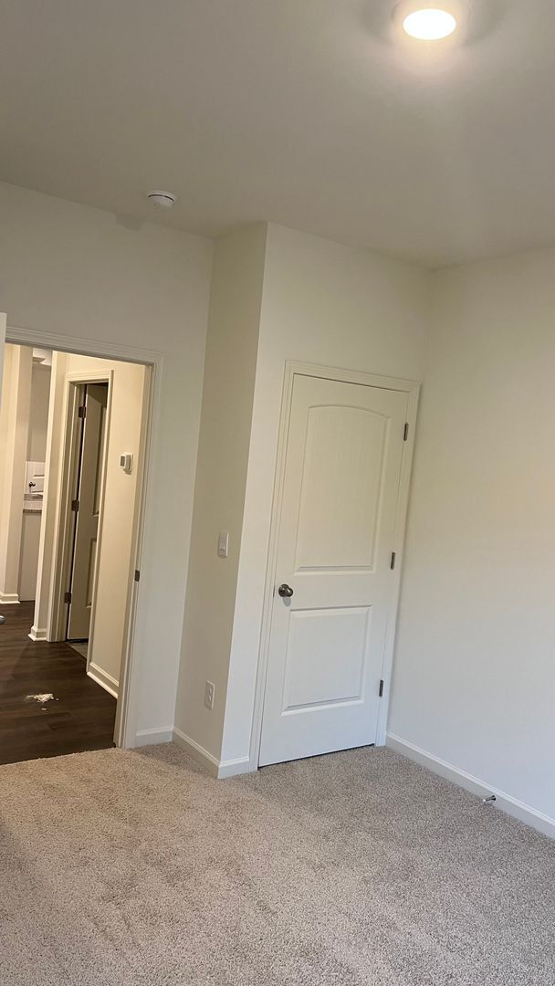 Building Photo - ***Special*** 50% Off the First Month Rent...