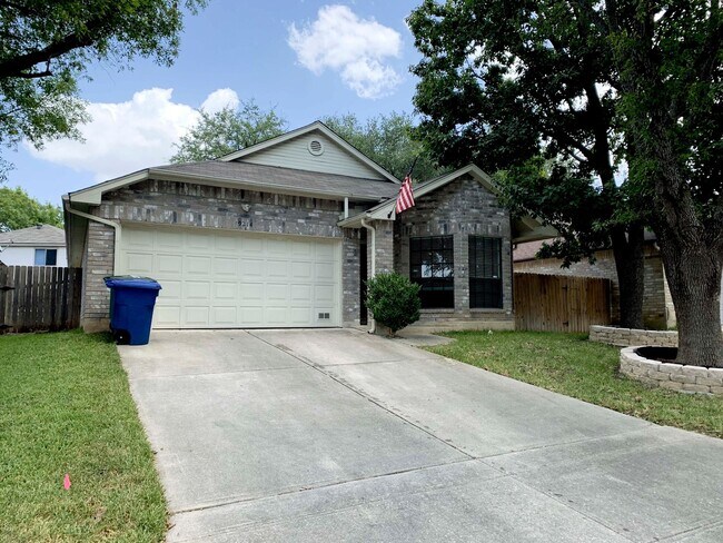 Building Photo - Ready for Move In! A wonderful all brick 1...