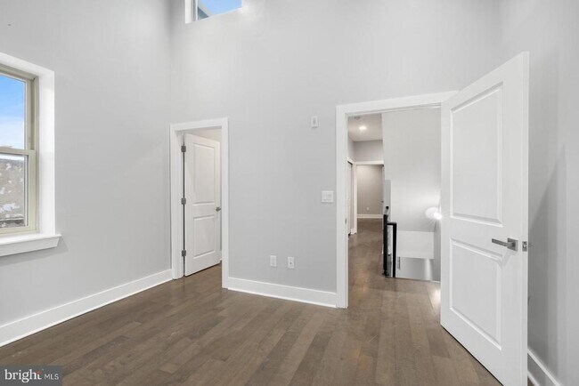 Building Photo - 2512 Frankford Ave