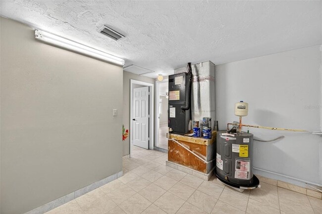 Building Photo - 3742 Elmwood Dr