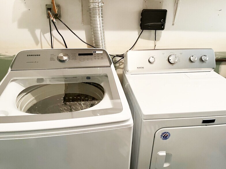 Building Photo - 36 2nd Ave