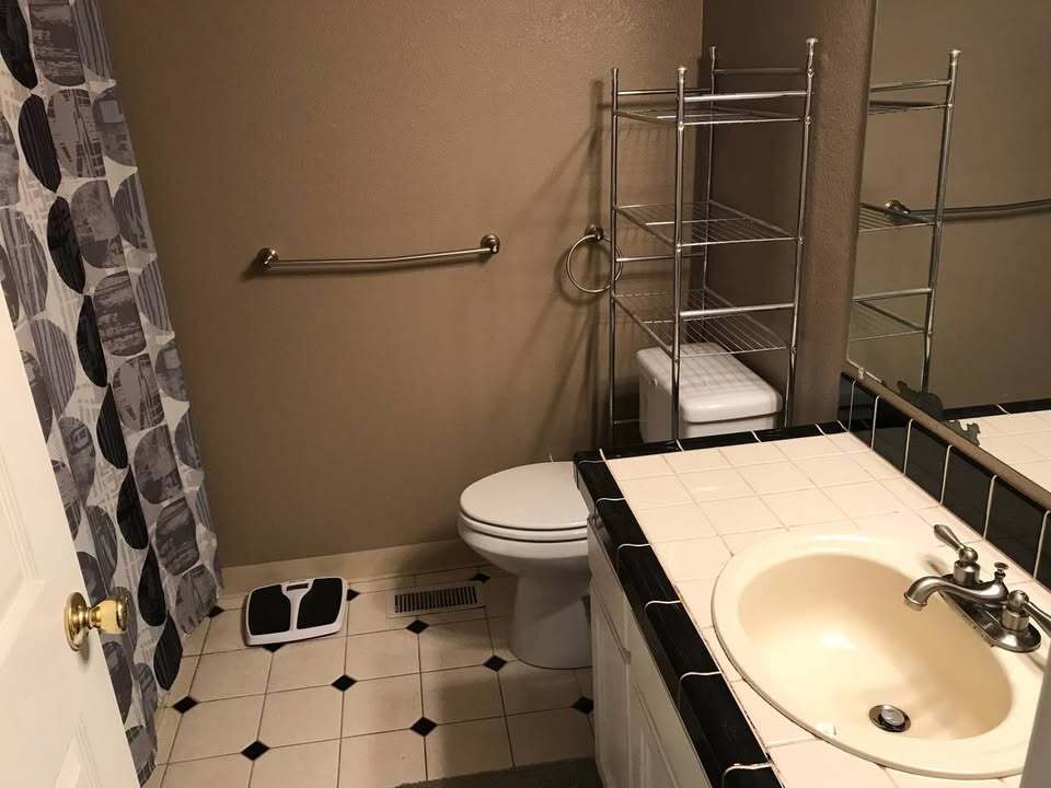 Building Photo - 12608 SE Cora St