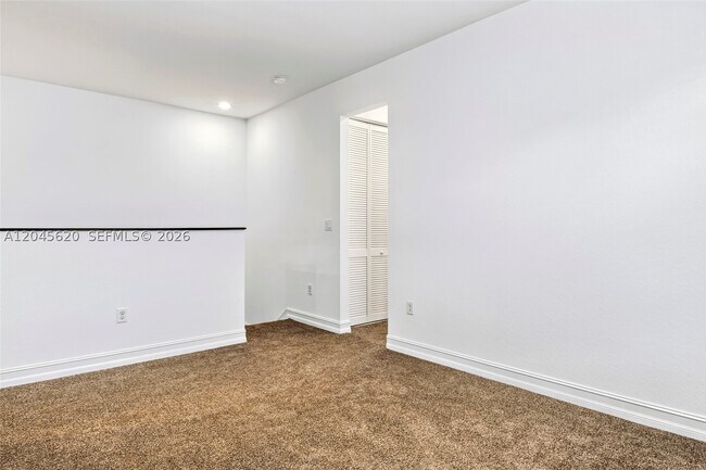 Building Photo - 142 SW 127th Terrace