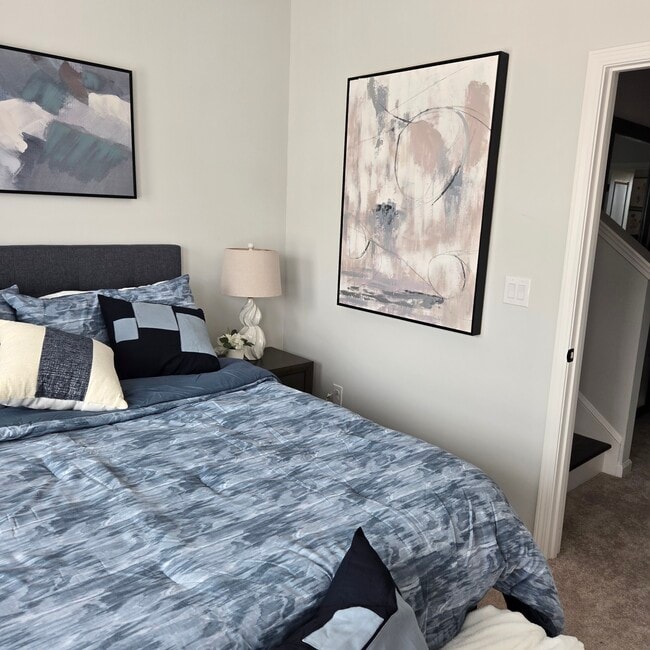 Building Photo - 347 Skylar Ct SE