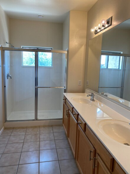 Building Photo - 19700 N 76th St