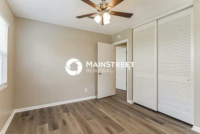 Building Photo - 4936 Perrine Dr