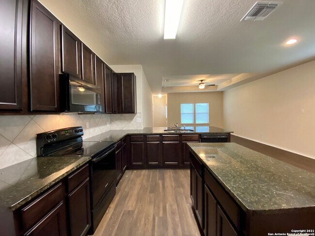 Building Photo - 491 Hunters Rnch E