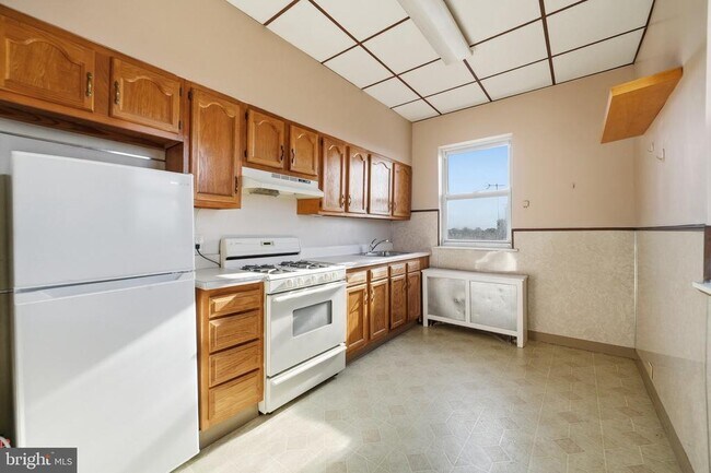 Building Photo - 2229 S 11th St