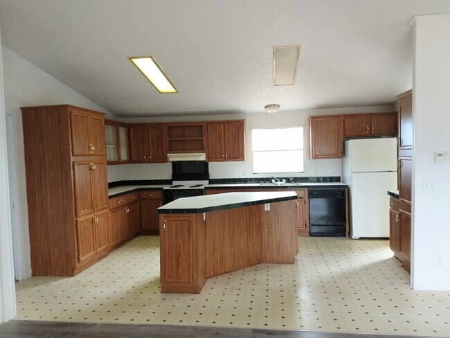 Building Photo - 239 Castlebury Ln