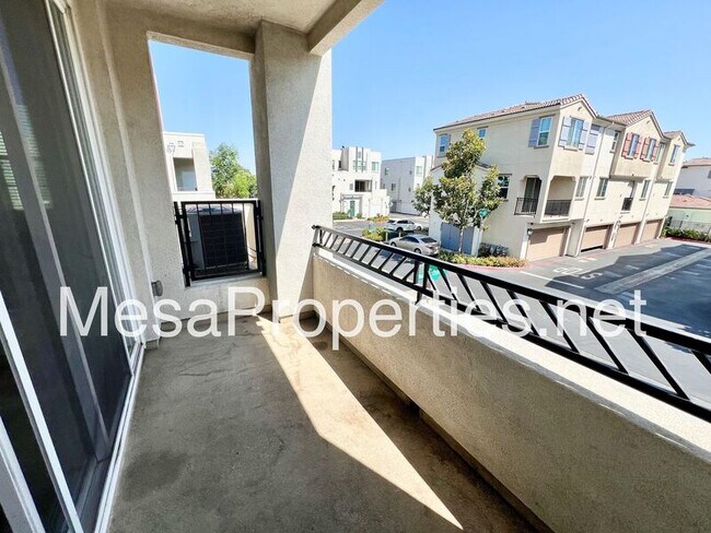 Building Photo - 127 Macintosh Way