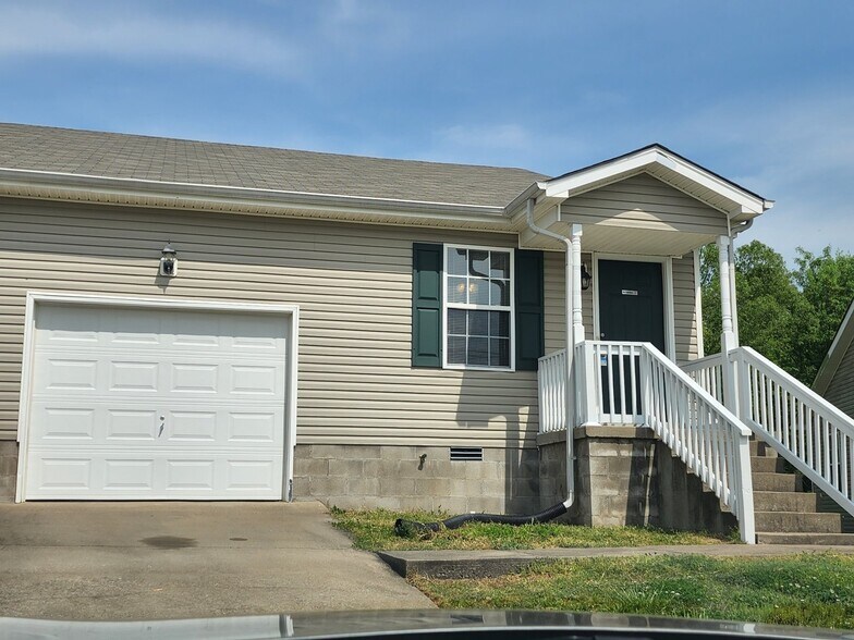 Building Photo - 101B SOLID ROCK CT, CLARKSVILLE, TN 37042