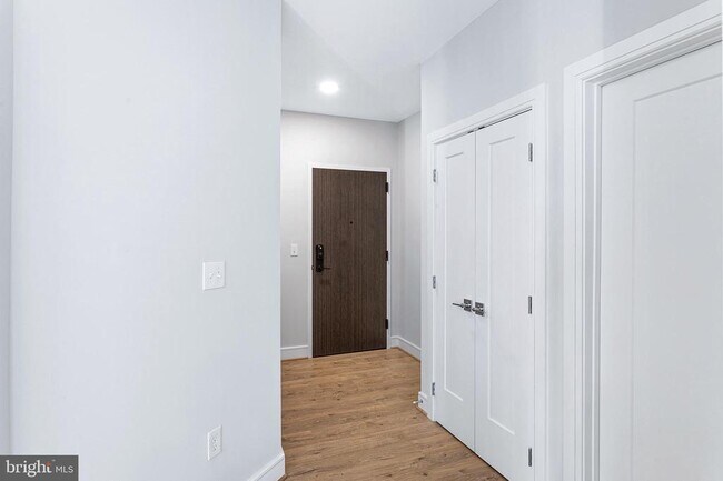Building Photo - 635 Slaters Ln