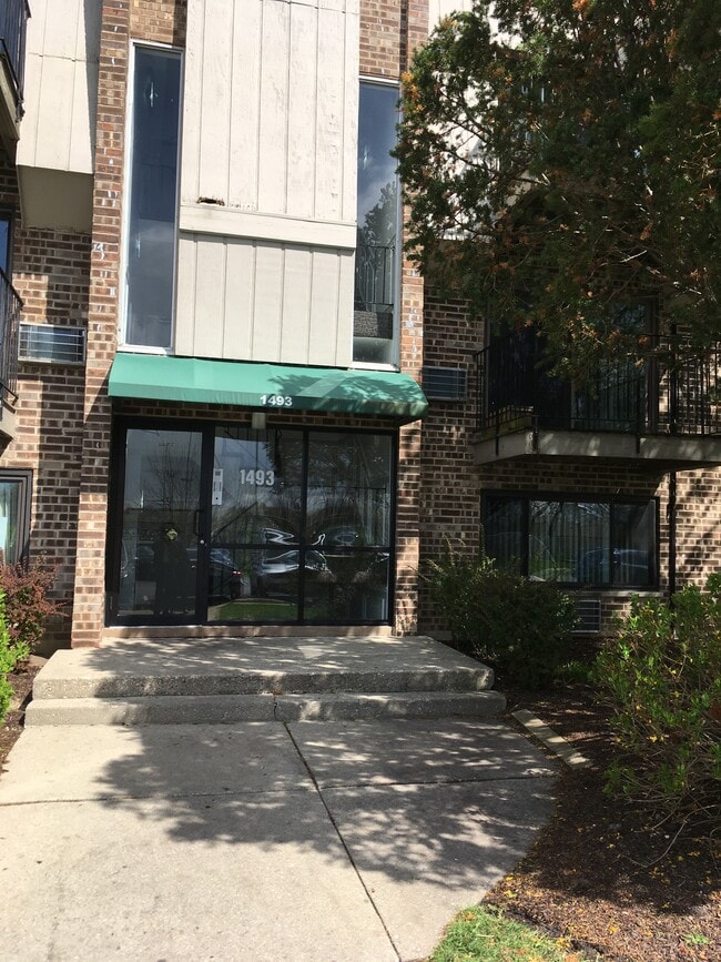 Building Photo - 1493 N Winslowe Dr
