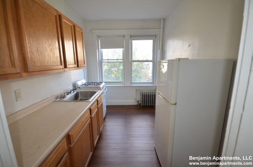 Primary Photo - 1691 Commonwealth Ave