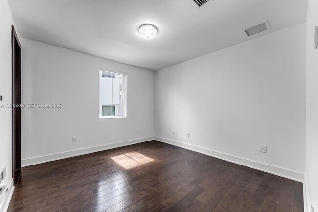 Building Photo - 8221 NW 34th St