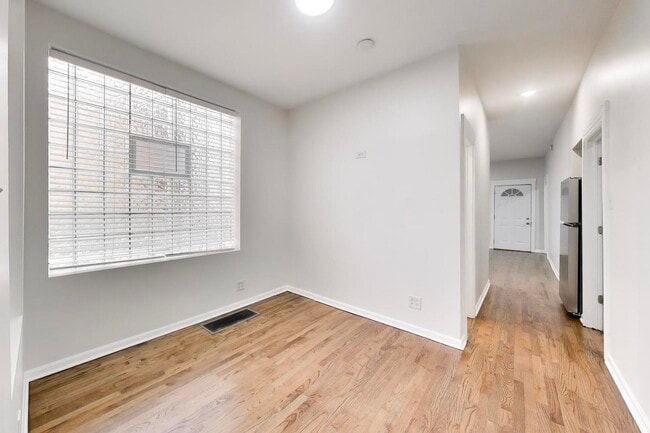 Building Photo - 2135 W Division St