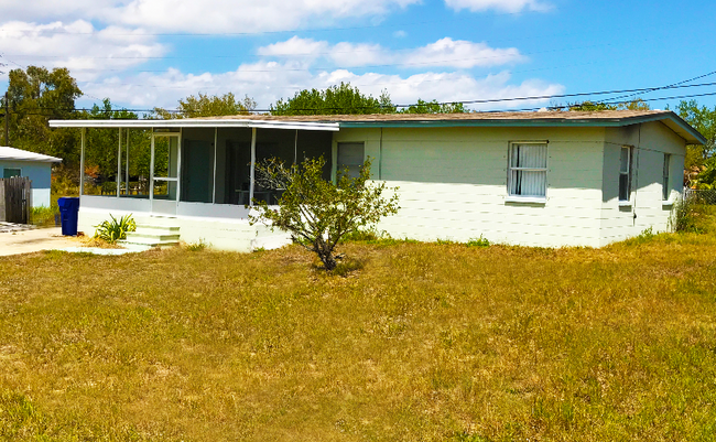 Building Photo - 144 21st St SW