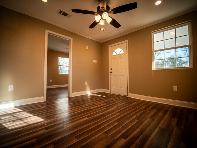 Building Photo - 1045 Sparrow St