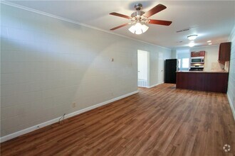 Building Photo - 1308 E Main St