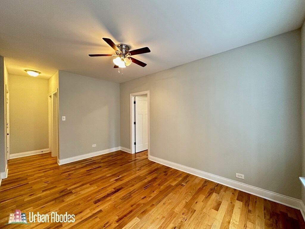 Building Photo - 523 W Melrose St