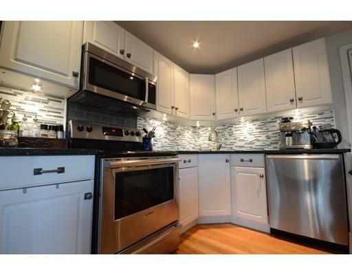 Building Photo - 99 Russell St